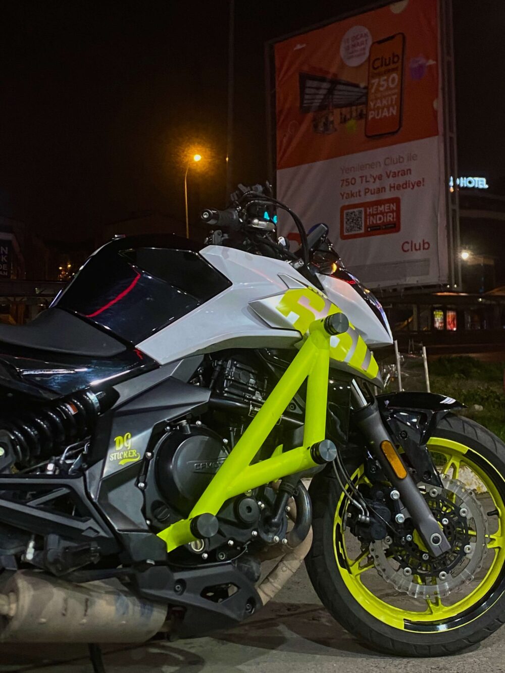 CFMOTO 650NK Koruma Demiri