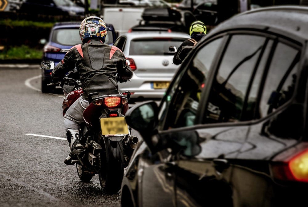 Motosiklet Kazalarından Korunmak İçin En Etkili Sürüş Teknikleri