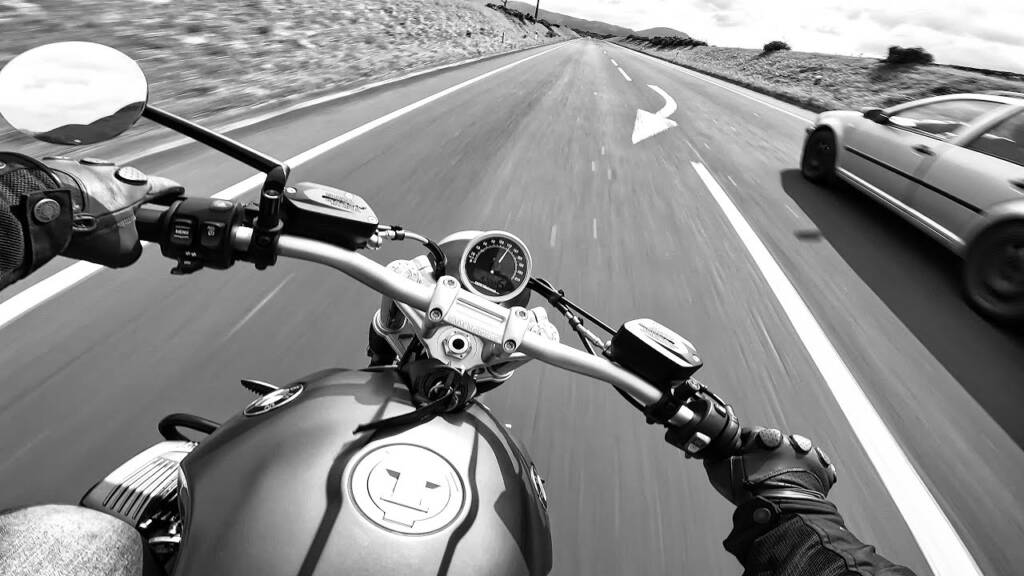 Motosiklet Sürerken Yapılan 7 Yaygın Hata Motosiklet Sürerken Yapılan 7 Yaygın Hata