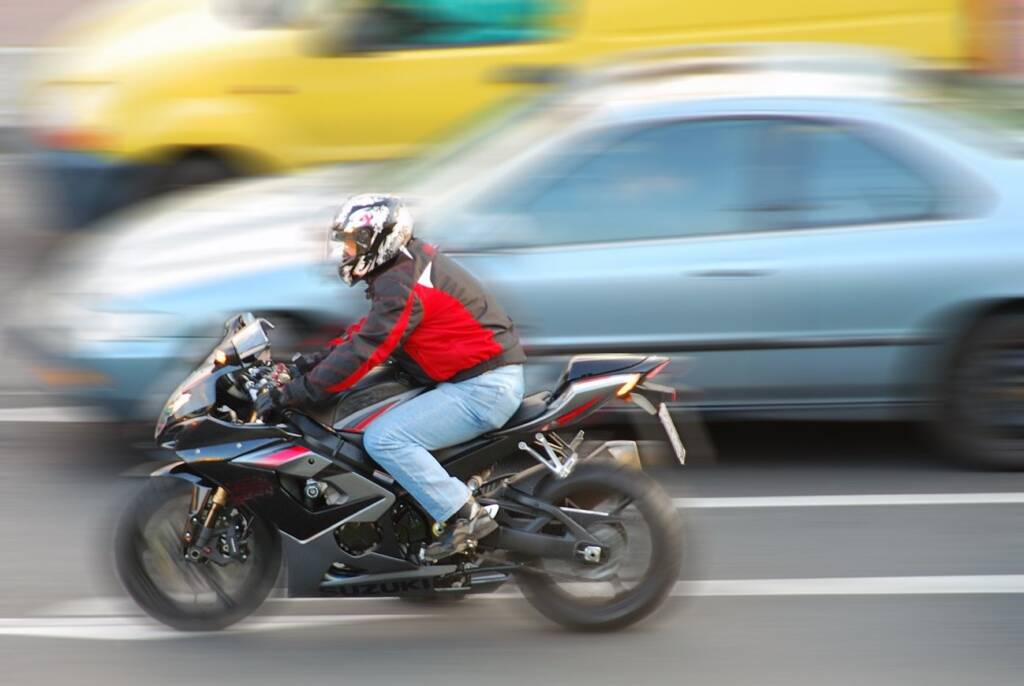 Motosiklet Yakıt Tasarrufu Nasıl Sağlanır? Ekonomik Sürüş Taktikleri Motosiklet Yakıt Tasarrufu Nasıl Sağlanır? Ekonomik Sürüş Taktikleri