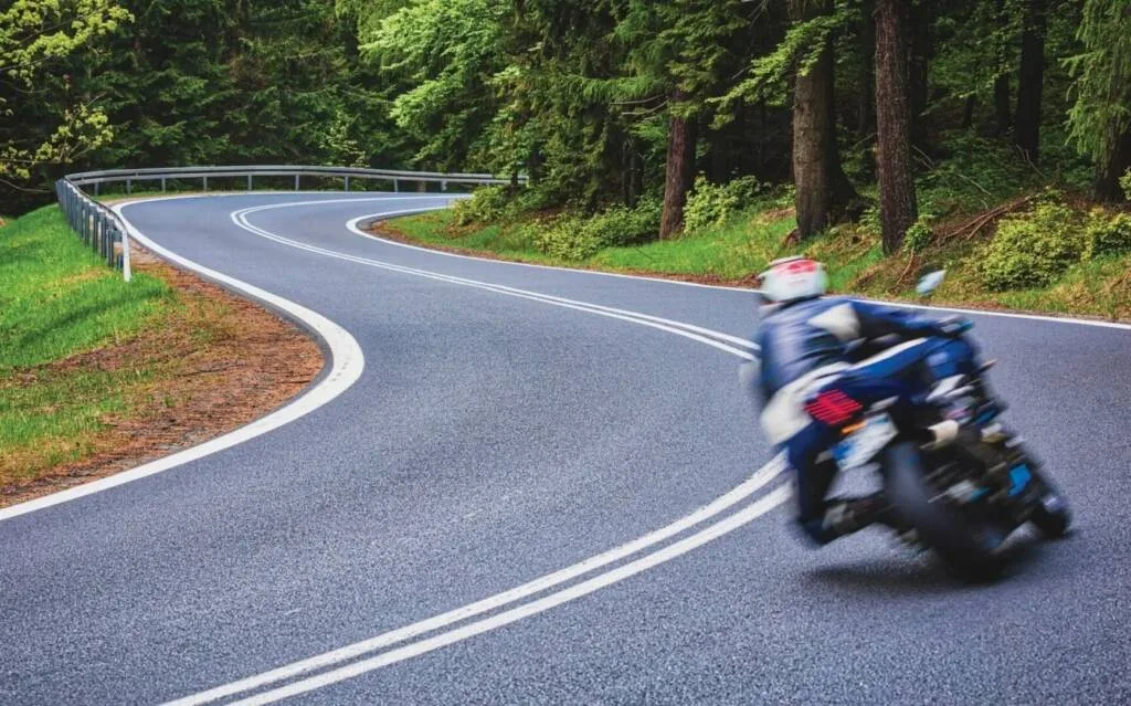 Motosiklette Doğru Viraj Alma Teknikleri Neler? Motosiklette Doğru Viraj Alma Teknikleri Neler?