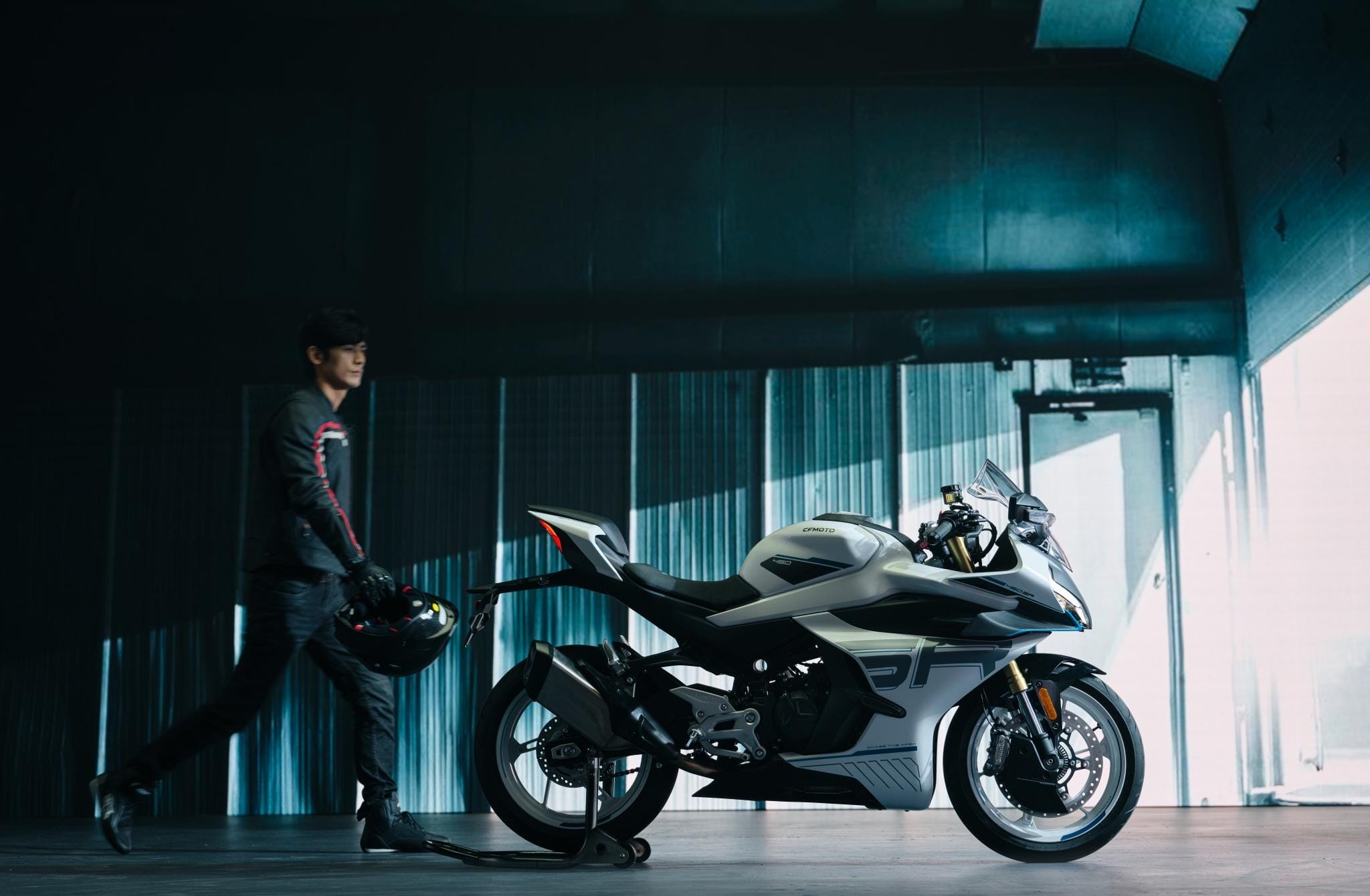 CFMOTO 450SR Yan Profil