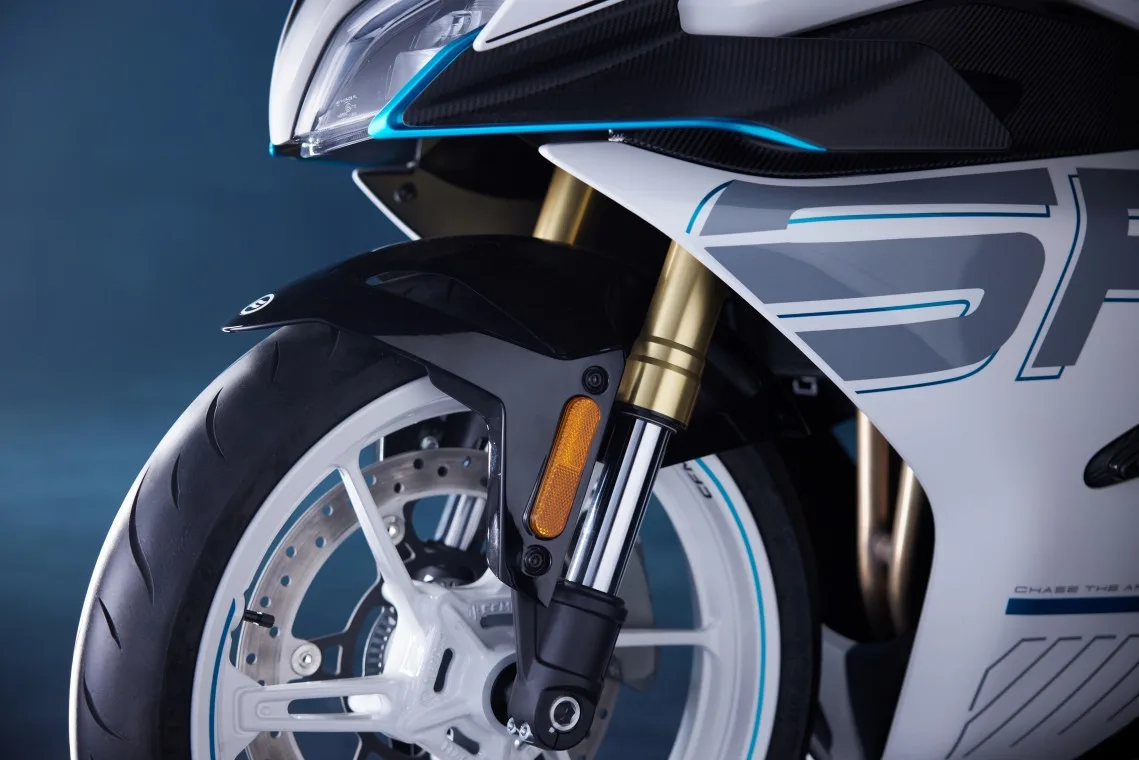 CFMOTO 450SR CFMOTO 450SR Ön