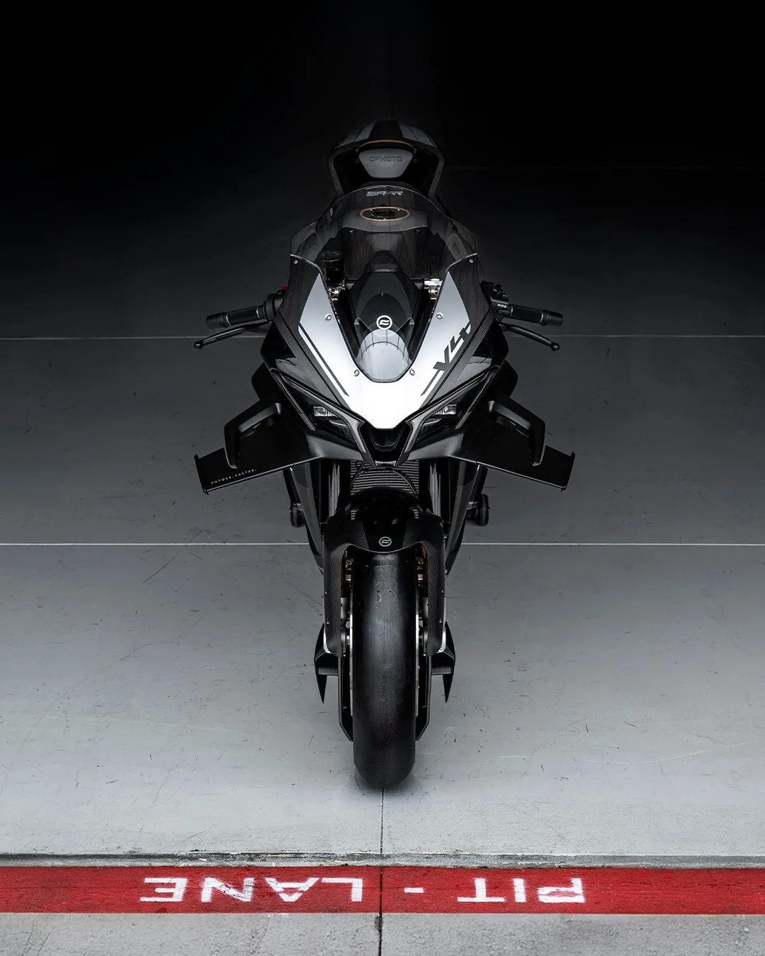 CFMOTO 1000SR V4 - 3