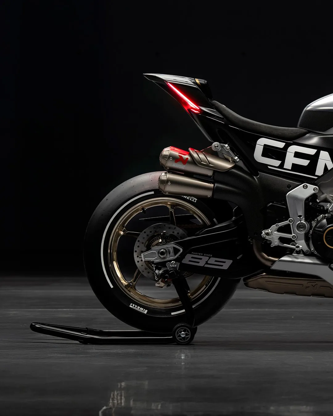 CFMOTO 1000SR V4 - 4