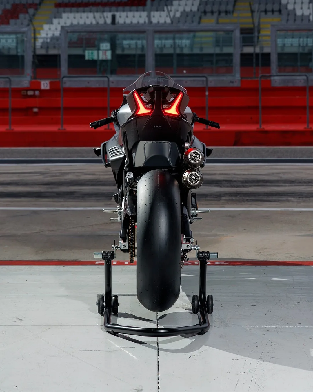 CFMOTO 1000SR V4 - 6