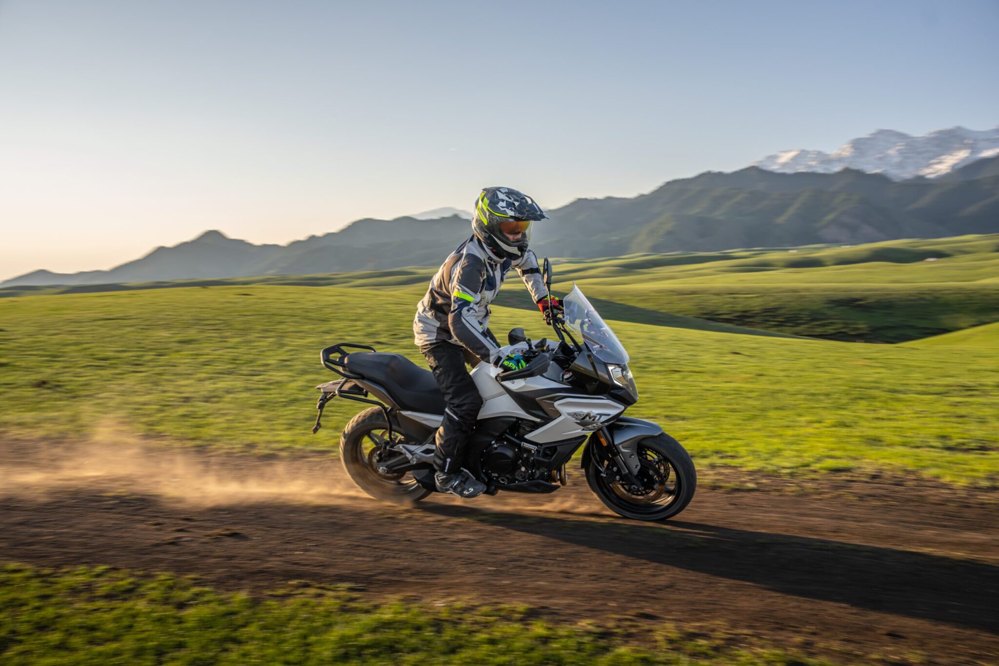 CFMOTO 700MT