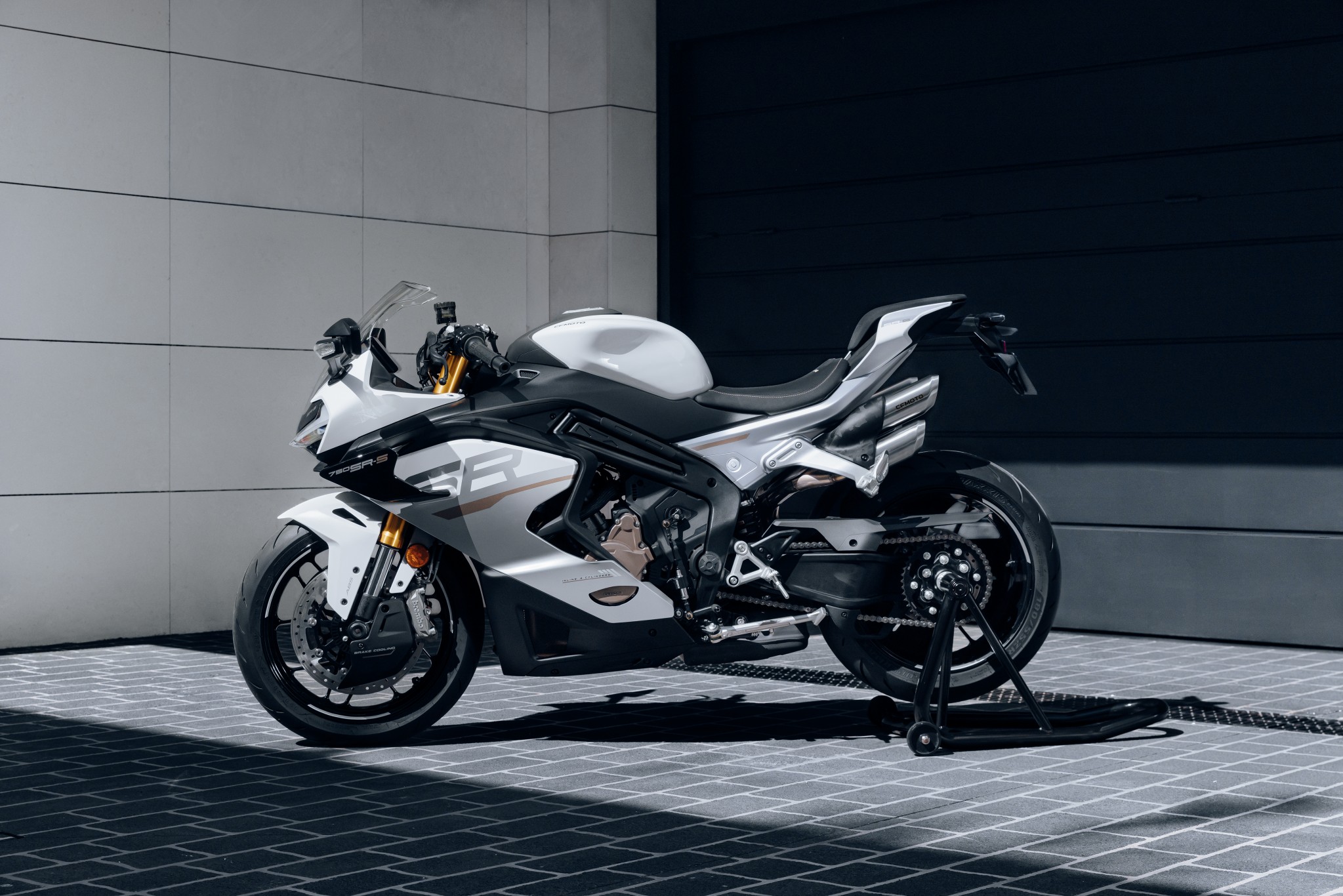 CFMOTO 750SR-S